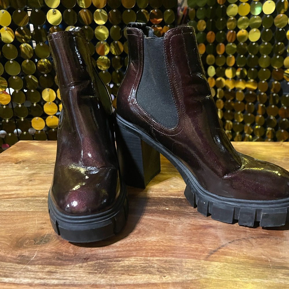 Stylish Burgundy Chunky Heel Ankle Boots